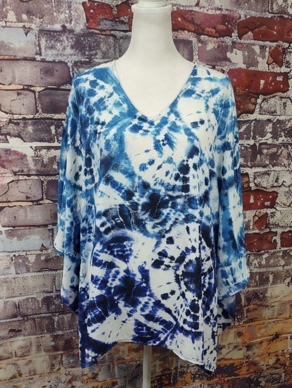 Belle by Kim Gravel Tie-Dye V-Neck Caftan Style Top